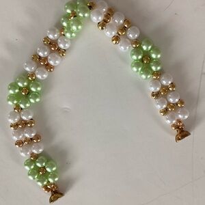 Elegant Pearl and Gold Beaded Bracelet